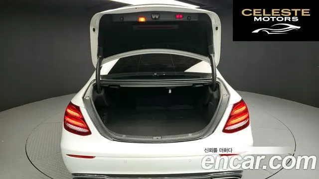 MERCEDES BENZ E-Classe W213 E300 4MATIC Avantgarde 2019 — photo 20 sur 20