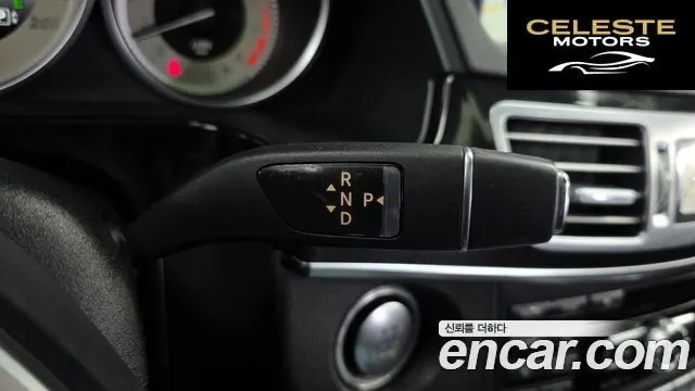 MERCEDES BENZ E-Classe W212 E300 Avantgarde 2014 — photo 9 sur 20