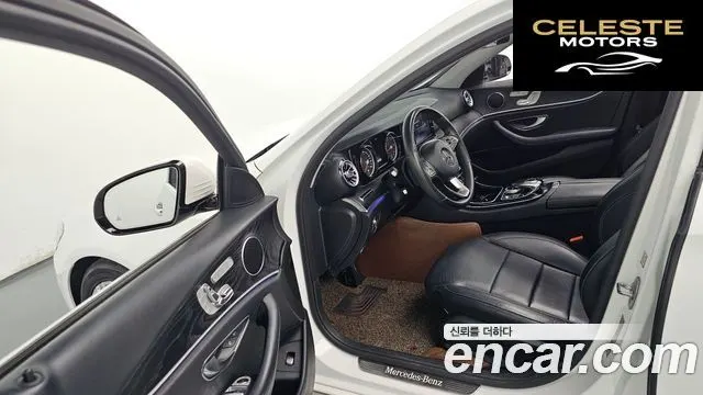 MERCEDES BENZ E-Classe W213 E220d Avantgarde 2017 — photo 10 sur 20