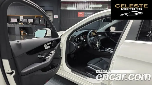 MERCEDES BENZ C-Classe W205 C200 2017 — photo 12 sur 31