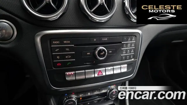 MERCEDES BENZ GLA-Classe X156 GLA220 2019 — photo 21 sur 31