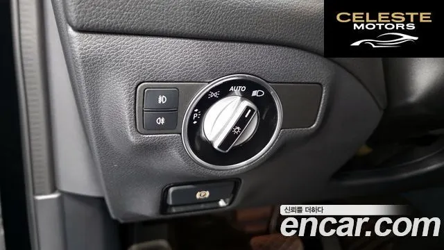 MERCEDES BENZ GLA-Classe X156 GLA220 2019 — photo 23 sur 31