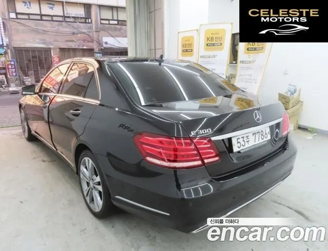 MERCEDES BENZ E-Classe W212 E300 Avantgarde 2015 — photo 4 sur 25