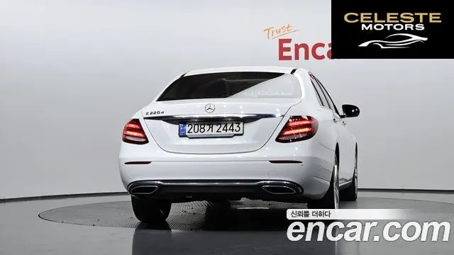 MERCEDES BENZ E-Classe W213 E220d Avantgarde 2018 — photo 4 sur 31