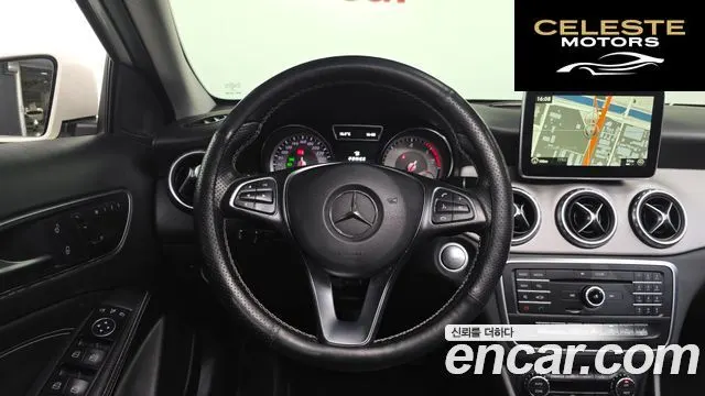 MERCEDES BENZ GLA-Classe X156 GLA200 d 2016 — photo 12 sur 20