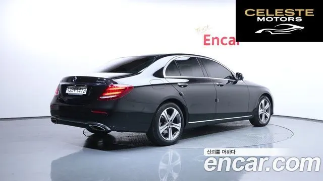 MERCEDES BENZ E-Classe W213 E300 4MATIC Avantgarde 2018 — photo 2 sur 33