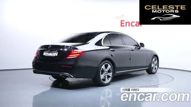 MERCEDES BENZ E-Classe W213 E300 4MATIC Avantgarde 2018 — photo 4 sur 33