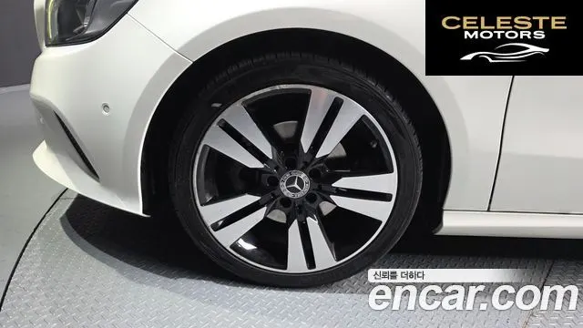 MERCEDES BENZ A-Classe W176 A200 2018 — photo 5 sur 30