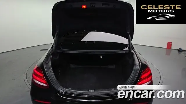 MERCEDES BENZ E-Classe W213 E200 Avantgarde 2018 — photo 20 sur 20