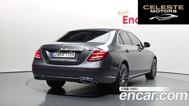 MERCEDES BENZ E-Classe W213 E220d 4MATIC Exclusive 2019 — photo 2 sur 32