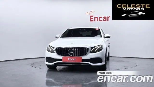 MERCEDES BENZ E-Classe W213 E200 Avantgarde 2017 — photo 3 sur 26