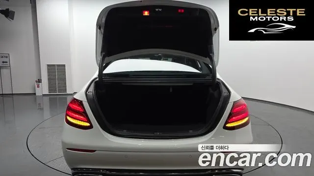 MERCEDES BENZ E-Classe W213 E300 Avantgarde 2017 — photo 25 sur 32
