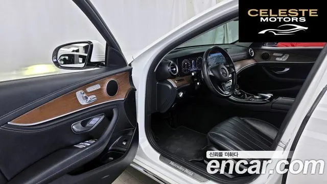 MERCEDES BENZ E-Classe W213 E300 4MATIC Exclusive 2017 — photo 10 sur 20