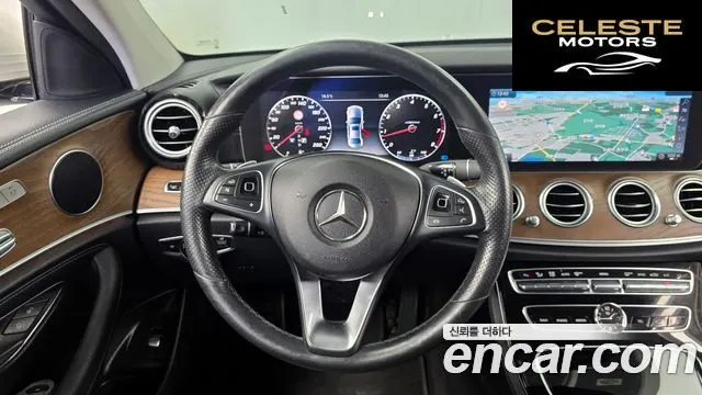 MERCEDES BENZ E-Classe W213 E300 4MATIC Exclusive 2017 — photo 13 sur 20