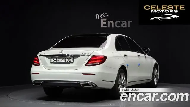 MERCEDES BENZ E-Classe W213 E300 4MATIC Exclusive 2017 — photo 2 sur 20