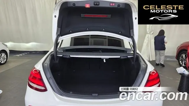 MERCEDES BENZ E-Classe W213 E300 4MATIC Exclusive 2017 — photo 20 sur 20