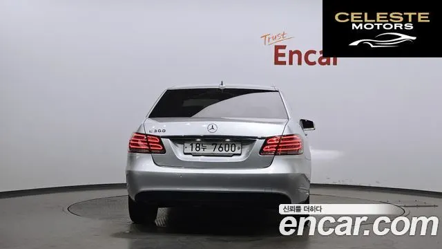 MERCEDES BENZ E-Classe W212 E300 2014 — photo 4 sur 26