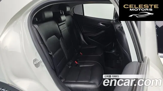 MERCEDES BENZ GLA-Classe X156 GLA200 d 2016 — photo 11 sur 20