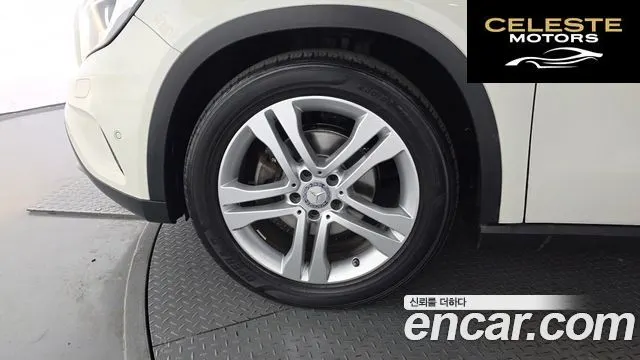 MERCEDES BENZ GLA-Classe X156 GLA200 d 2016 — photo 5 sur 20
