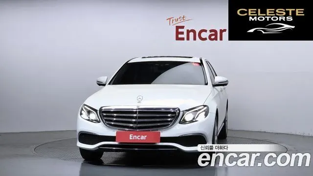 MERCEDES BENZ E-Classe W213 E300 4MATIC Exclusive 2018 — photo 2 sur 26