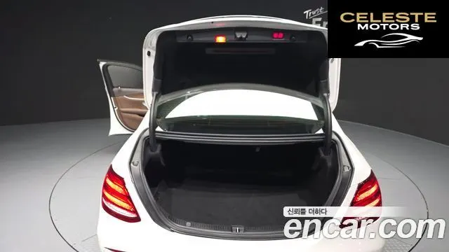 MERCEDES BENZ E-Classe W213 E220d 4MATIC Exclusive 2017 — photo 20 sur 20