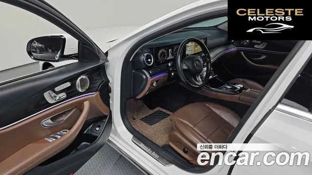 MERCEDES BENZ E-Classe W213 E300 4MATIC Avantgarde 2017 — photo 10 sur 26