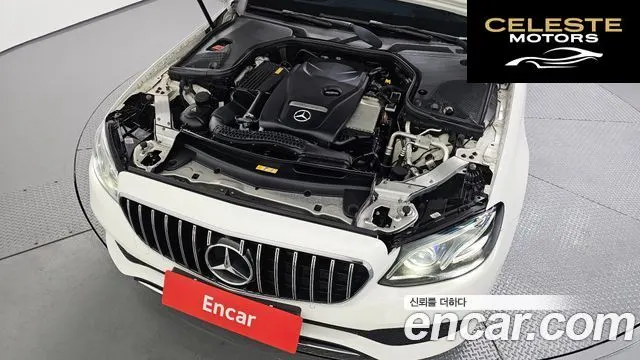 MERCEDES BENZ E-Classe W213 E300 4MATIC Avantgarde 2017 — photo 6 sur 26