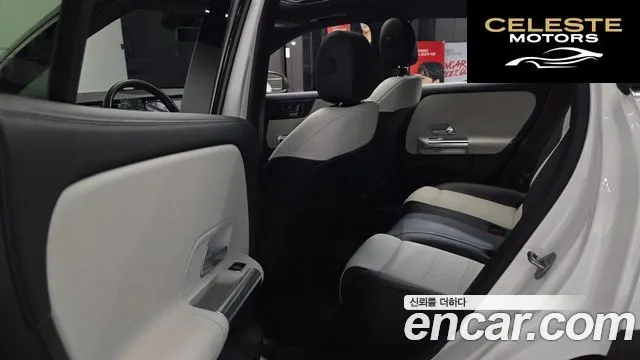 MERCEDES BENZ GLA-Classe H247 GLA220 2021 — photo 16 sur 32