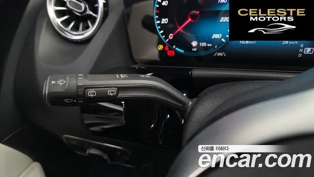 MERCEDES BENZ GLA-Classe H247 GLA220 2021 — photo 28 sur 32