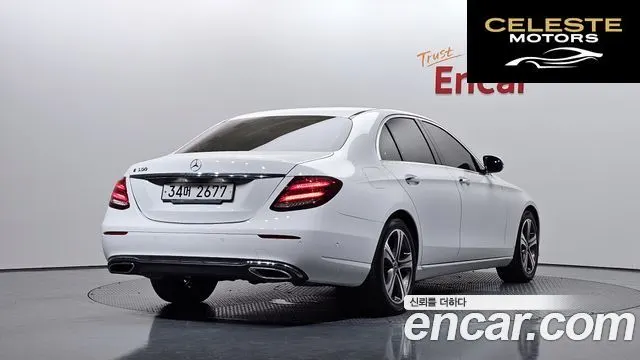 MERCEDES BENZ E-Classe W213 E300 Avantgarde 2019 — photo 2 sur 20