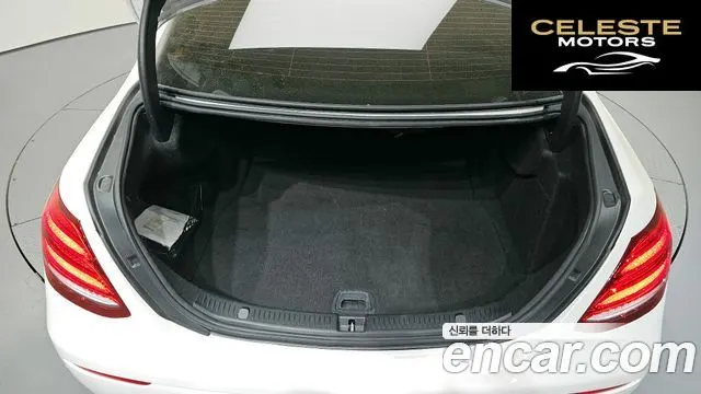 MERCEDES BENZ E-Classe W213 E300 Avantgarde 2019 — photo 20 sur 20