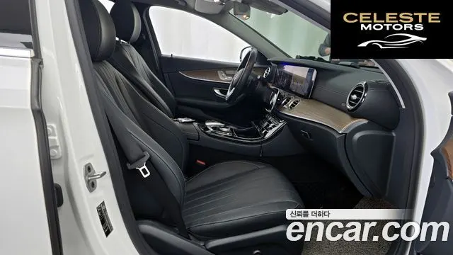 MERCEDES BENZ E-Classe W213 E300 4MATIC Exclusive 2020 — photo 17 sur 36