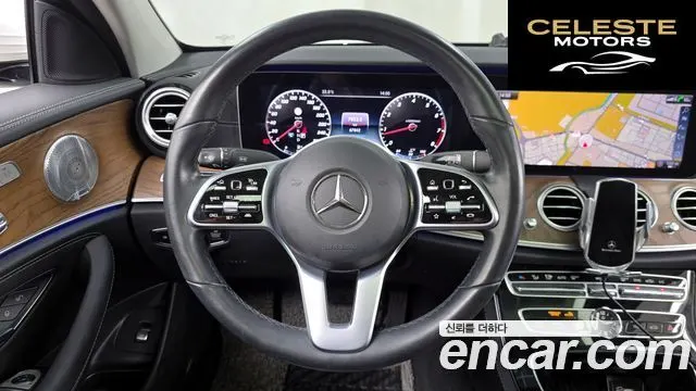 MERCEDES BENZ E-Classe W213 E300 4MATIC Exclusive 2020 — photo 19 sur 36