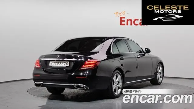 MERCEDES BENZ E-Classe W213 E200 Avantgarde 2017 — photo 2 sur 20