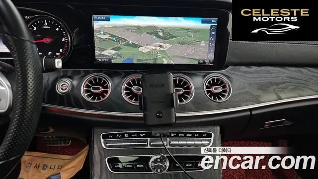 MERCEDES BENZ E-Classe W213 E220d Coupé 2019 — photo 22 sur 35