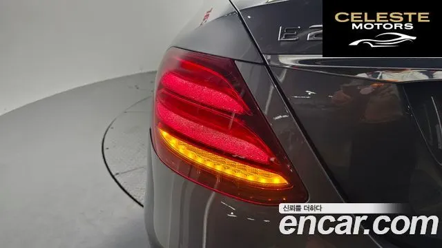 MERCEDES BENZ E-Classe W213 E250 Avantgarde 2020 — photo 9 sur 38