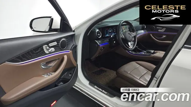 MERCEDES BENZ E-Classe W213 E300 4MATIC Avantgarde 2017 — photo 12 sur 34