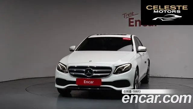 MERCEDES BENZ E-Classe W213 E300 4MATIC Avantgarde 2017 — photo 2 sur 34