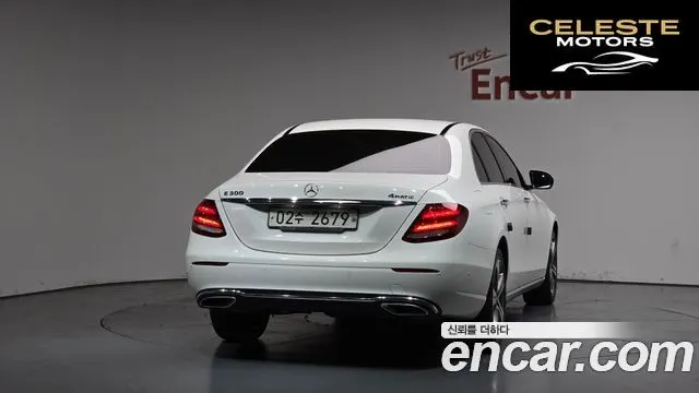 MERCEDES BENZ E-Classe W213 E300 4MATIC Avantgarde 2017 — photo 3 sur 34
