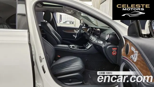 MERCEDES BENZ E-Classe W213 E220d 4MATIC Exclusive 2019 — photo 11 sur 20