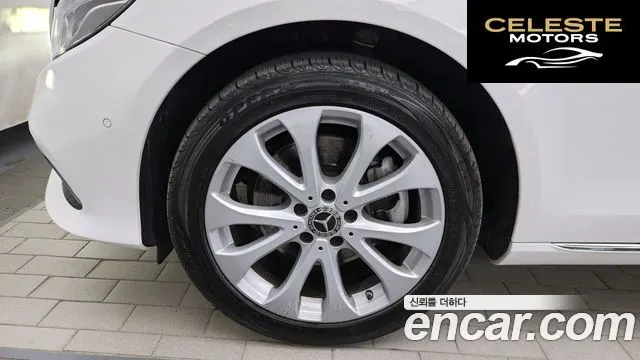 MERCEDES BENZ E-Classe W213 E220d 4MATIC Exclusive 2019 — photo 5 sur 20