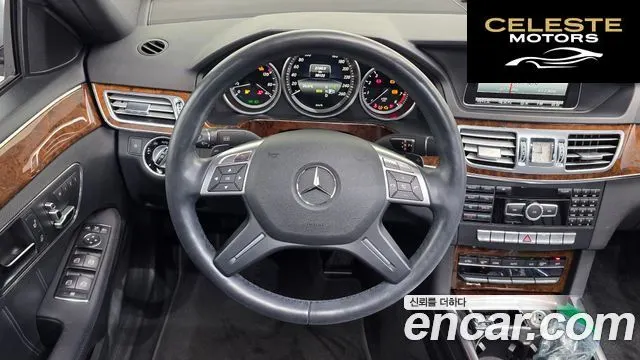 MERCEDES BENZ E-Classe W212 E300 2014 — photo 13 sur 20