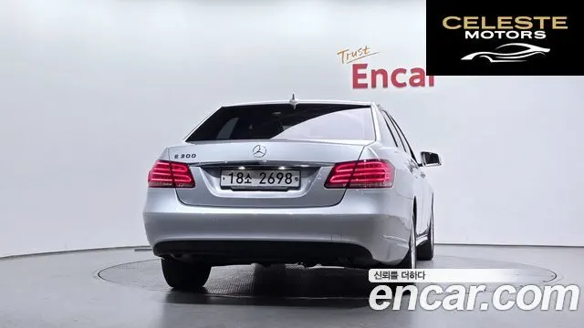 MERCEDES BENZ E-Classe W212 E300 2014 — photo 4 sur 20