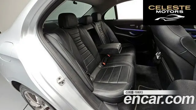 MERCEDES BENZ E-Classe W213 E300 4MATIC Avantgarde 2019 — photo 18 sur 38