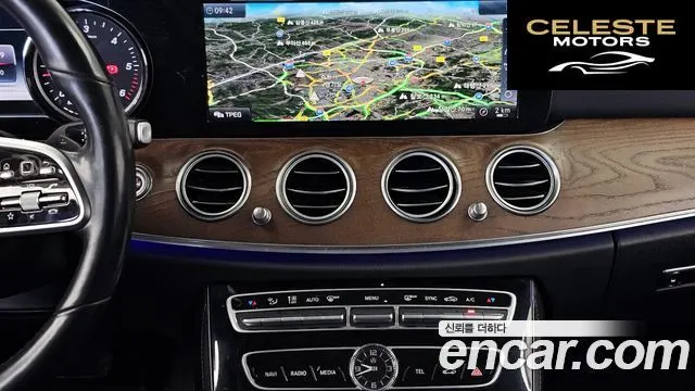 MERCEDES BENZ E-Classe W213 E220d 4MATIC Exclusive 2019 — photo 14 sur 20