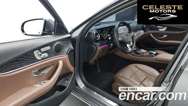MERCEDES BENZ E-Classe W213 E220d Avantgarde 2017 — photo 11 sur 20