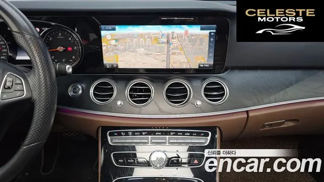 MERCEDES BENZ E-Classe W213 E220d Avantgarde 2017 — photo 14 sur 20