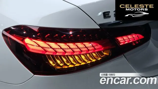 MERCEDES BENZ E-Classe W213 E250 Avantgarde 2021 — photo 8 sur 33