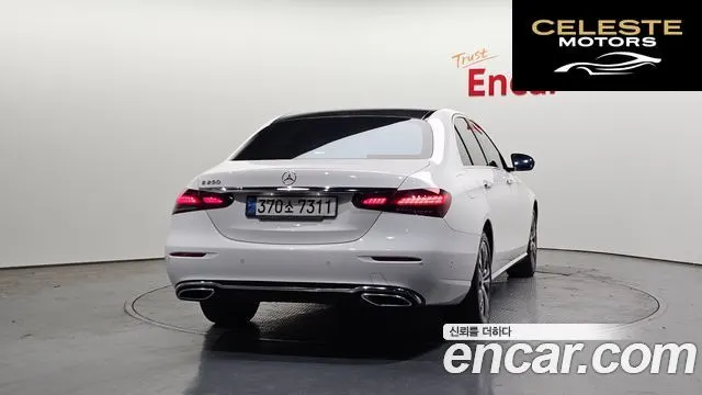 MERCEDES BENZ E-Classe W213 E250 Avantgarde 2021 — photo 4 sur 20
