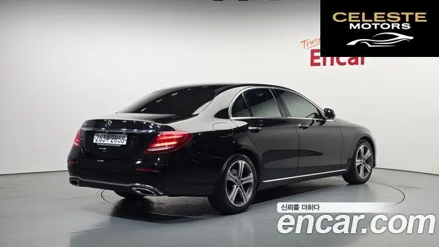MERCEDES BENZ E-Classe W213 E300 Avantgarde 2019 — photo 2 sur 30